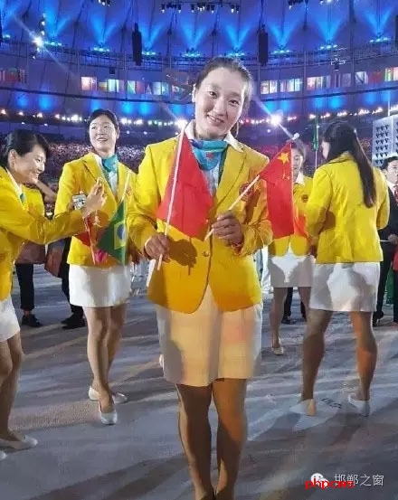 每屆的奧運(yùn)會(huì)都是世界億萬人關(guān)注的焦點(diǎn)，讓我們感到欣喜的是，這屆奧運(yùn)會(huì)上有兩名咱邯鄲籍運(yùn)動(dòng)員，她們是代表國家女子柔道隊(duì)出征的周超和代表國家田徑隊(duì)出征的華紹青。其中，29歲的周超將在8月10日21時(shí)參加女子柔道(70公斤級(jí))項(xiàng)目。