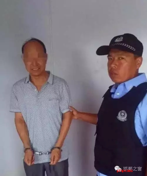 8月9日6時許，邯鄲大名鋪上高速口檢查站執(zhí)勤民警對一輛白色捷達車進行安檢時，車上一名男乘客自稱忘帶身份證，民警遂讓該男子提供其身份證號。經(jīng)核查，該男子為許某良，系涉嫌保險詐騙網(wǎng)上逃犯。該許于5月31日，騙取國家養(yǎng)老保險金12萬余元，被魏縣公安局網(wǎng)上追逃。